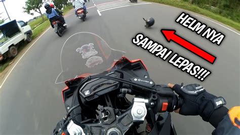 HELM NYA SAMPAI LEPAS KEJADIAN SAAT BALIK MUDIK LEBARAN MOTOVLOG