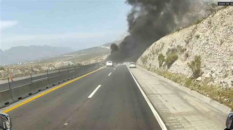 Cierran Autopista Saltillo Monterrey Por Aparatoso Accidente N