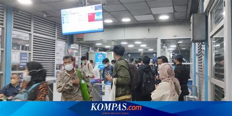 Aturan Baru Naik Turun Bus Transjakarta Penumpang Wajib Tap Out