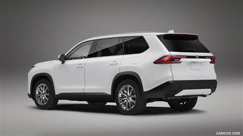 Toyota Grand Highlander | 2024MY (Color: Wind Chill Pearl) | Rear Three-Quarter