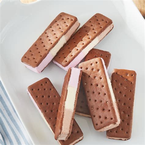 Great Value Neapolitan Ice Cream Sandwiches 42 Oz 12 Pack