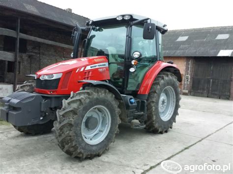 Fotografia Traktor Massey Ferguson 5611 Id623853 Galeria Rolnicza Agrofoto