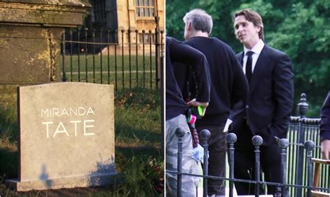 THE BATMAN Set Photos Find Robert Pattinson's Bruce Wayne Attending A ...