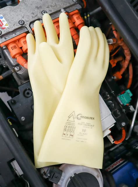 class  gloves  autotech training