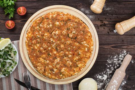 Заказать Лахмаджун c доставкой в Симферополе | MyChef