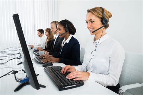 operator call center  office foto stok  gambar