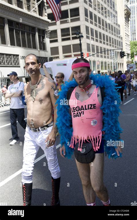 2012 Gay Pride Parade Auf Der 5th Avenue In New York City