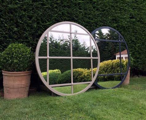 Espejos en el jardín Garden mirrors Garden styles Circular mirror