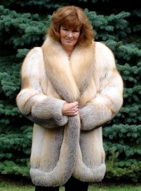 Pin By Theo On Bont Fox Fur Coat Fox Fur Fur