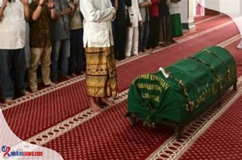 5 Tata Cara Sholat Jenazah Laki Laki Dan Perempuan Mulai Dari Bacaan