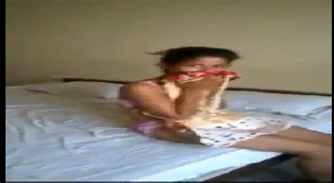 Sexy Telugu Teen Undresses For Dengudu Vizag Sex Mms