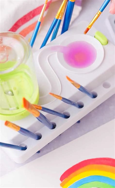 This Clever Paint Brush Cleaner Is A Game Changer For Mess Free Painting