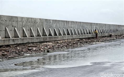 Ini Bentuk Tanggul Penahan Banjir Jakarta