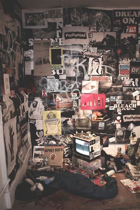 20 Punk Rock Bedroom Ideas Homemydesign Punk Room Rock Bedroom