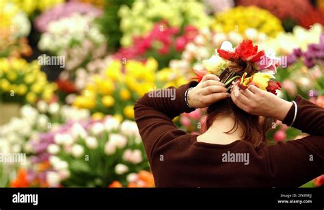 Sara Turner Of The Bloms Bulbs Primrose Nursery Exhibition Fixes A