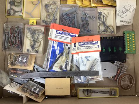 Lot - N Gauge Train Layout Accessories, Electrical