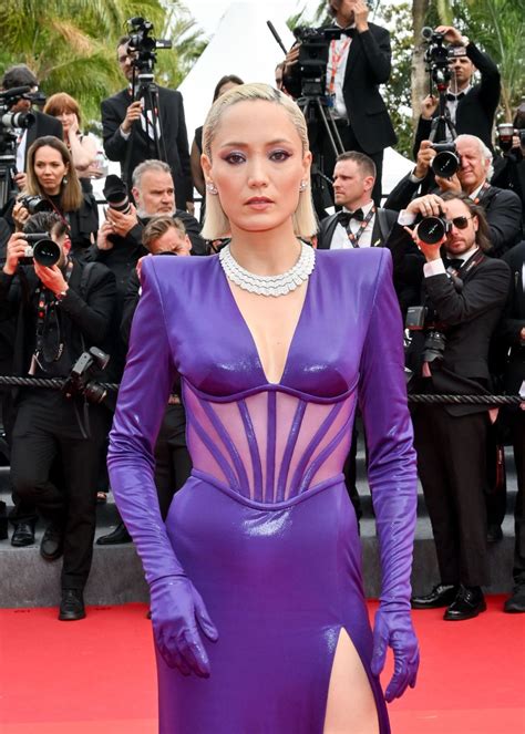 Tourists and locals meet in Llanfyllin for the annual festival 9