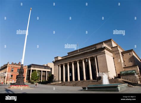 Sheffield City Hall Stock Photo - Alamy