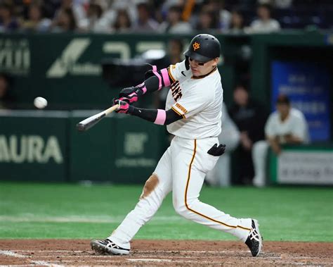 ＜巨・ヤ＞5回、勝ち越しソロを放つ丸（撮影・尾崎 有希） ― スポニチ Sponichi Annex 野球