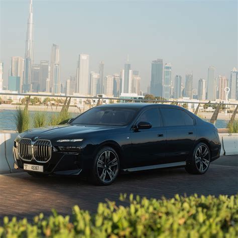 rent bmw  series  dubai hire bmw   uae gmz car rental