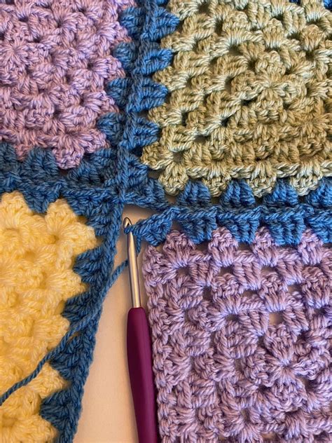 Joining Granny Squares Join As You Go The Crochet Swirlthe Crochet