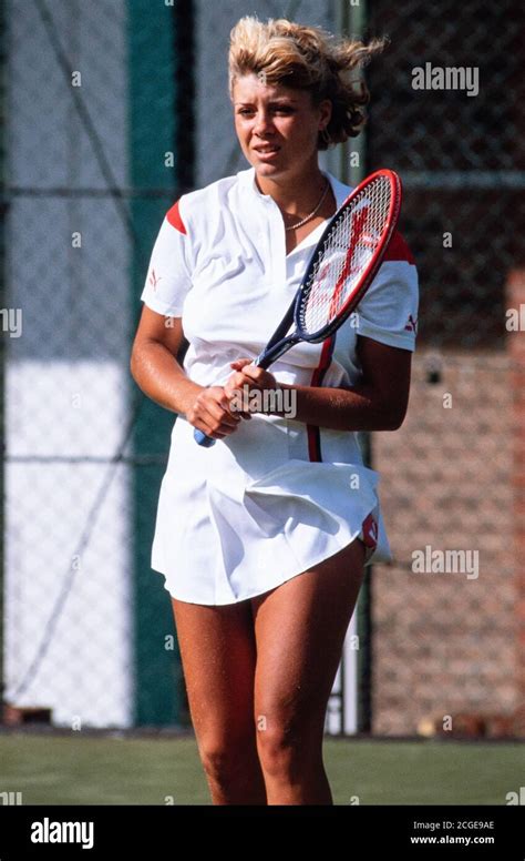 Samantha Smith Rising Star Of British Tennis Practising At The Queen