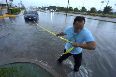 Dallas Flooding Updates: Hundreds of Flights Delayed, Canceled - Newsweek