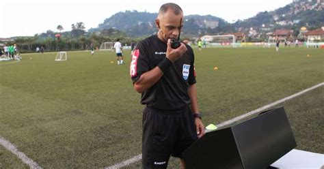 Wilton Pereira Sampaio será o árbitro de Flamengo x Corinthians no