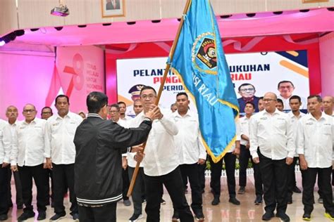 Pengurus PWI Riau 2023 2028 Resmi Dilantik Raja Isyam Jaga Kekompakan