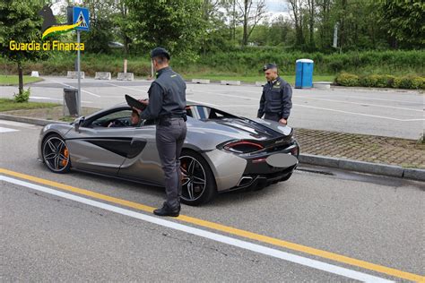 Contrabbando Di Auto Di Lusso Sequestrate Nel Varesotto Cinque