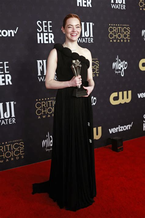 Critics are noticing more blonde mannen in global media 22