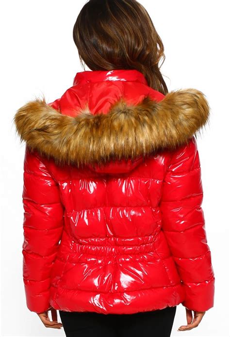 San Instalacija Hrabar Red Shiny Puffer Coat With Fur Hood Prognoza