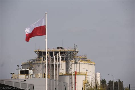 Terminal LNG w Świnoujściu wciąż bez trzeciego zbiornika Opóźniają się