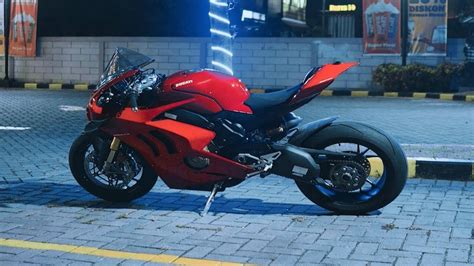 Ducati V4s Bmw S1000rr Night Ride Youtube