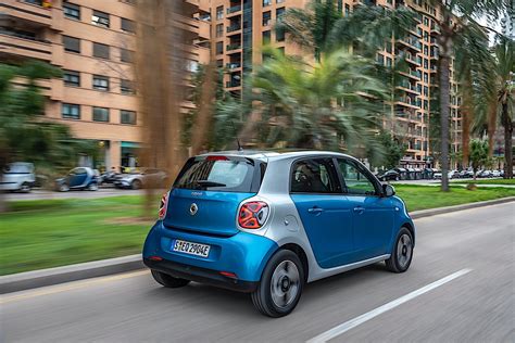 smart Shows New Face for the New Decade in Extensive Photo Gallery ...