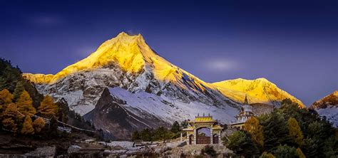 Manaslu Circuit Trek 15 Days Nomadways Adventure