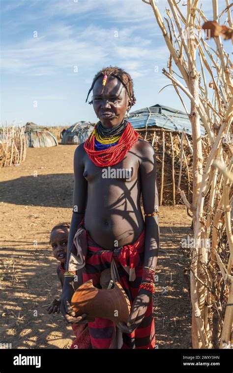 Omorate Omo Valley Ethiopia May 11 2019 Portrait Of Girl From The