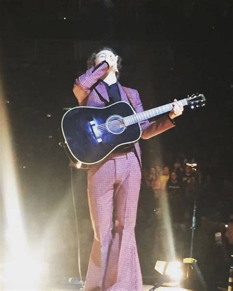 Harry On Stage Tonight In Chicago Il Harry Styles Update Harry