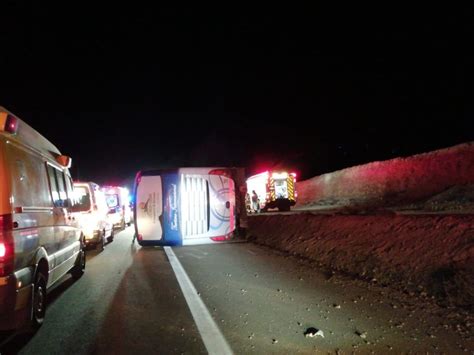 10 Lesionados Tras Volcamiento De Bus Entre Vallenar Y Copiapó Diario Chañarcillo