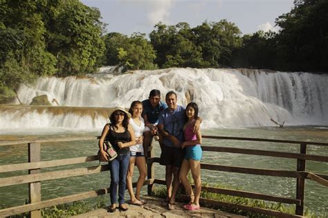 Cascadas De Agua Azul En La Selva Chiapaneca En M Xico