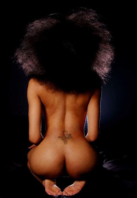 Erykah Badu Nipple Slip