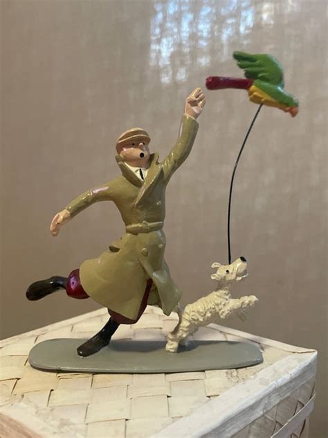 Tintin Figurine Pixi 4533 Tintin Milou Et Le Perroquet L Oreille