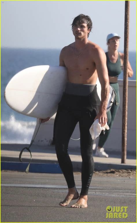 Jacob Elordi Bares His Abs After Surf Session In Malibu Photo 4495918 Shirtless Photos Just