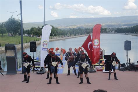 Nazilli Belediyesi Halk Dansları Topluluğu Erbaa festivaline damga