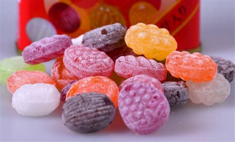 お菓子な博物館 第33回 ～ 昭和レトロなドロップ缶 編～｜お菓子と、わたし