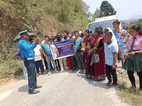 ट्राफिक सप्ताहको अवसरमा सवारी चालक र यात्रुलाई सचेतना