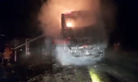 Bus Damri Terbakar Di Sanggau Penumpang Berhamburan Selamatkan Diri