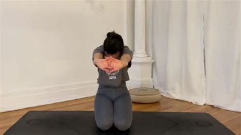 Yoga for Neck and Shoulders - Gentle Stretching