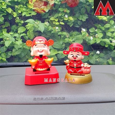 Jual Boneka Pajangan Hiasan Kue Bobble Head Solar Goyang Dashboard