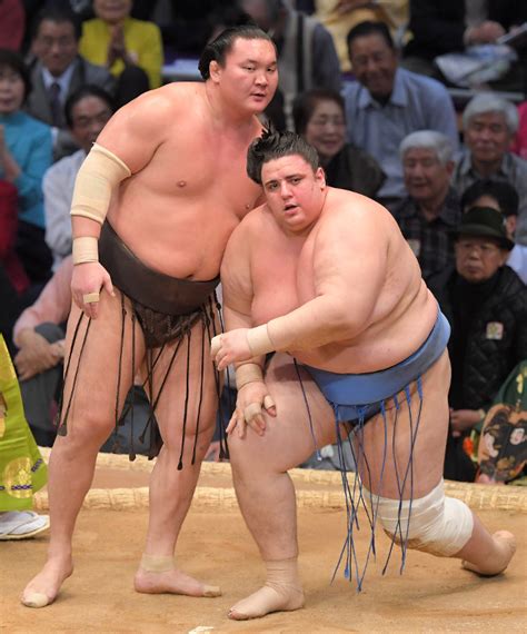 大相撲九州場所：2日目 白鵬999勝、「史上3人目」一気に決めにいく 写真特集46 毎日新聞